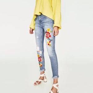 Zara Floral Jeans Light-Wash Distressed Raw Hem